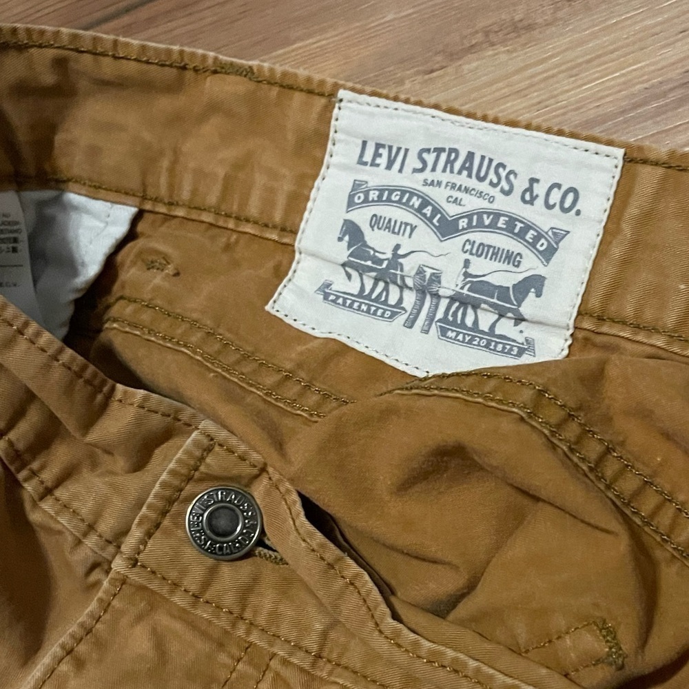 Levi’s - Picture 4 of 6